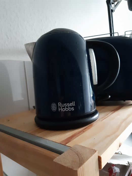 Tea kettle, Russell Hobbs blue 1L