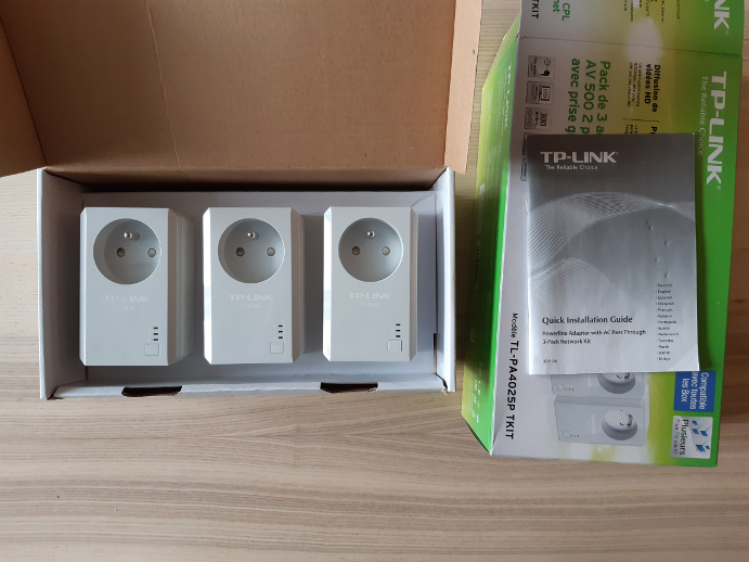 TP-link internet-through-power plugs (French)